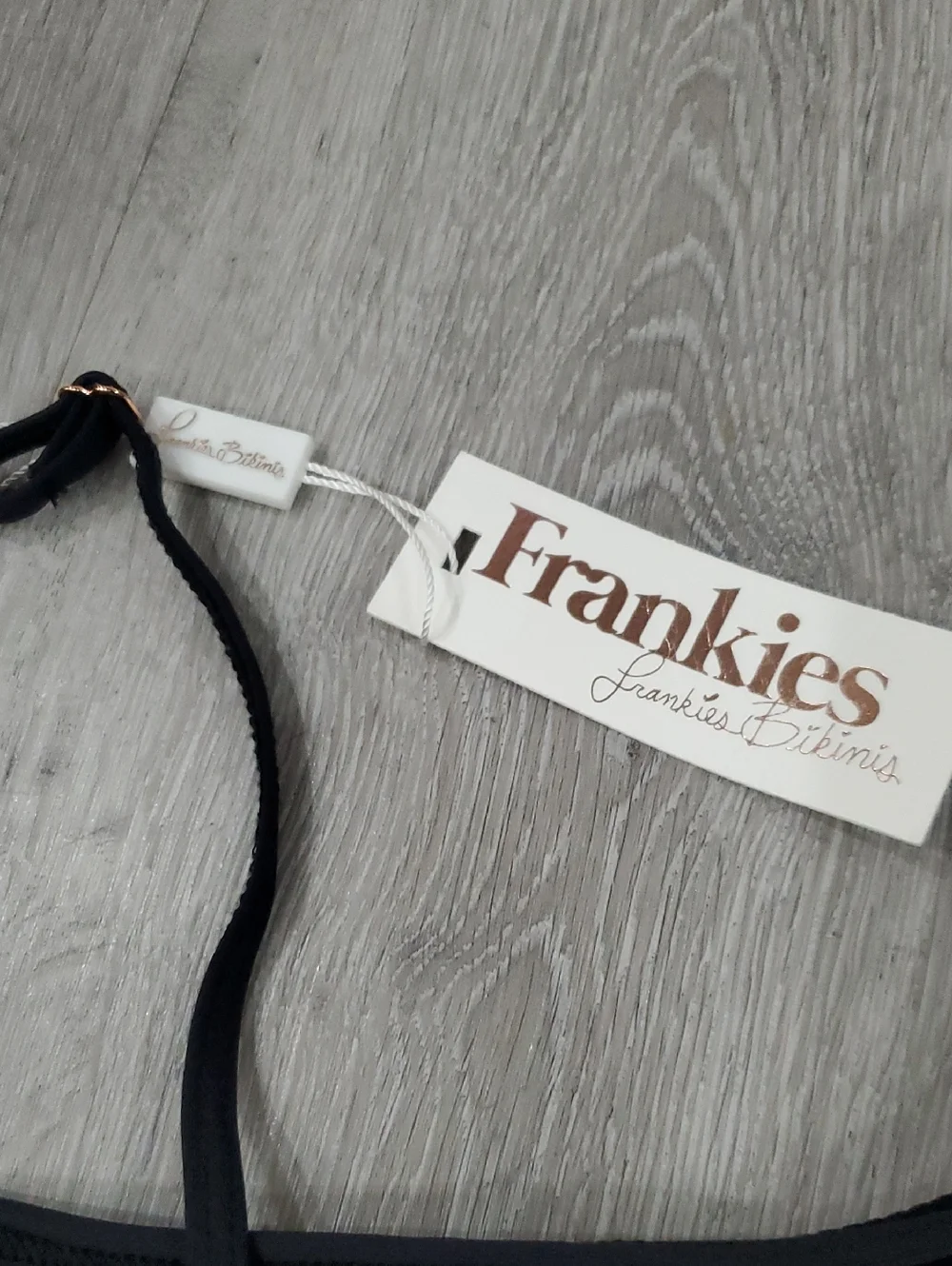 Frankies Bikinies Greer Top In  Black Ribbed Size Small Nwt